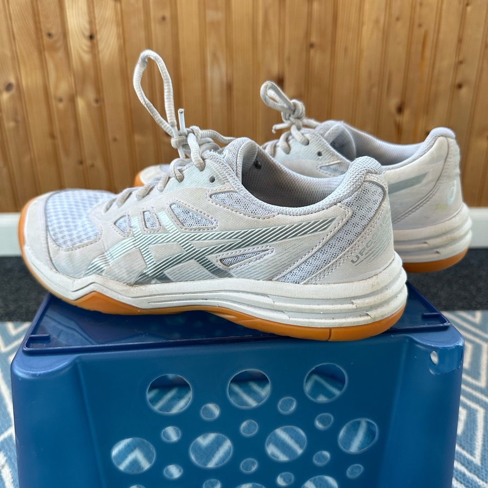 ASICS Upcourt 5- White Size 8.5
